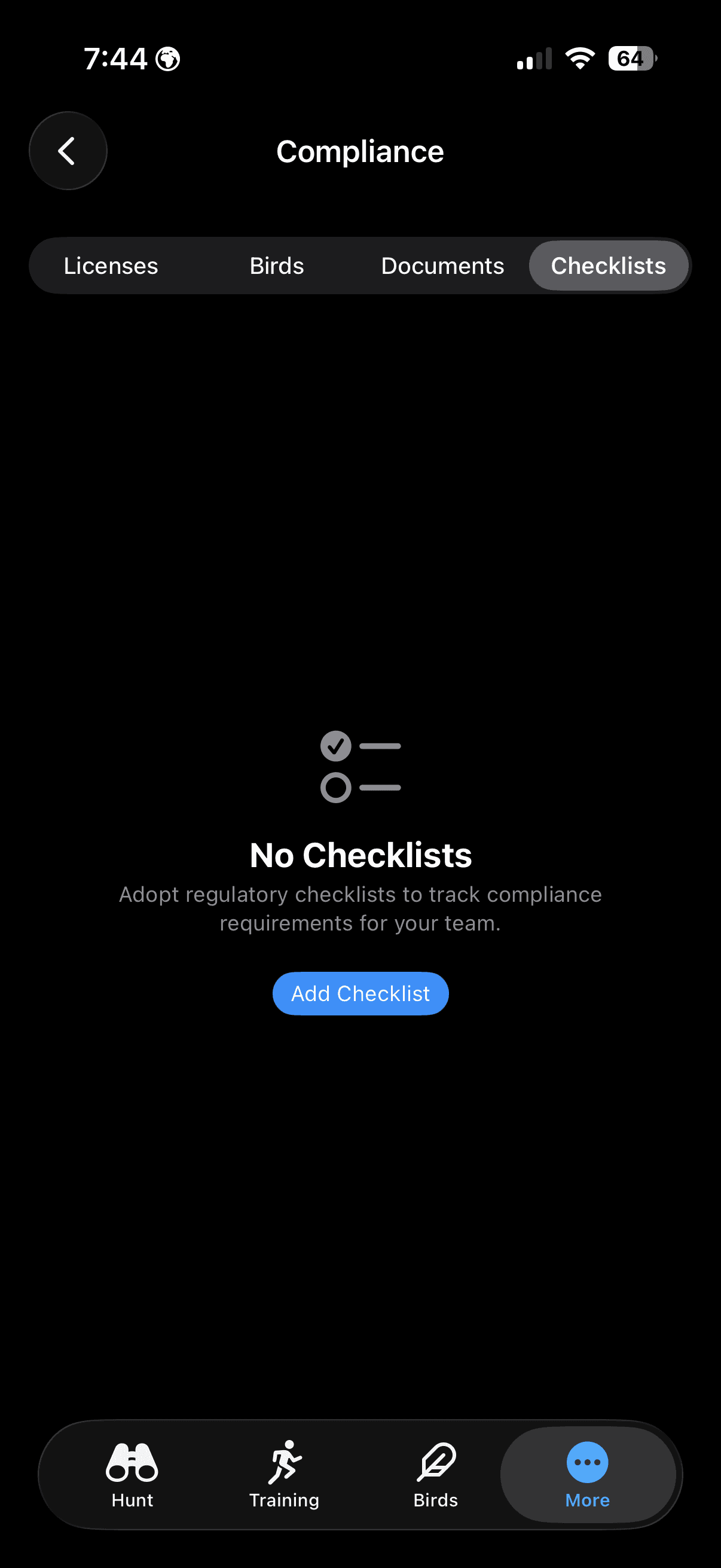 Listas de verificación de cumplimiento de FalconryLab para requisitos regulatorios