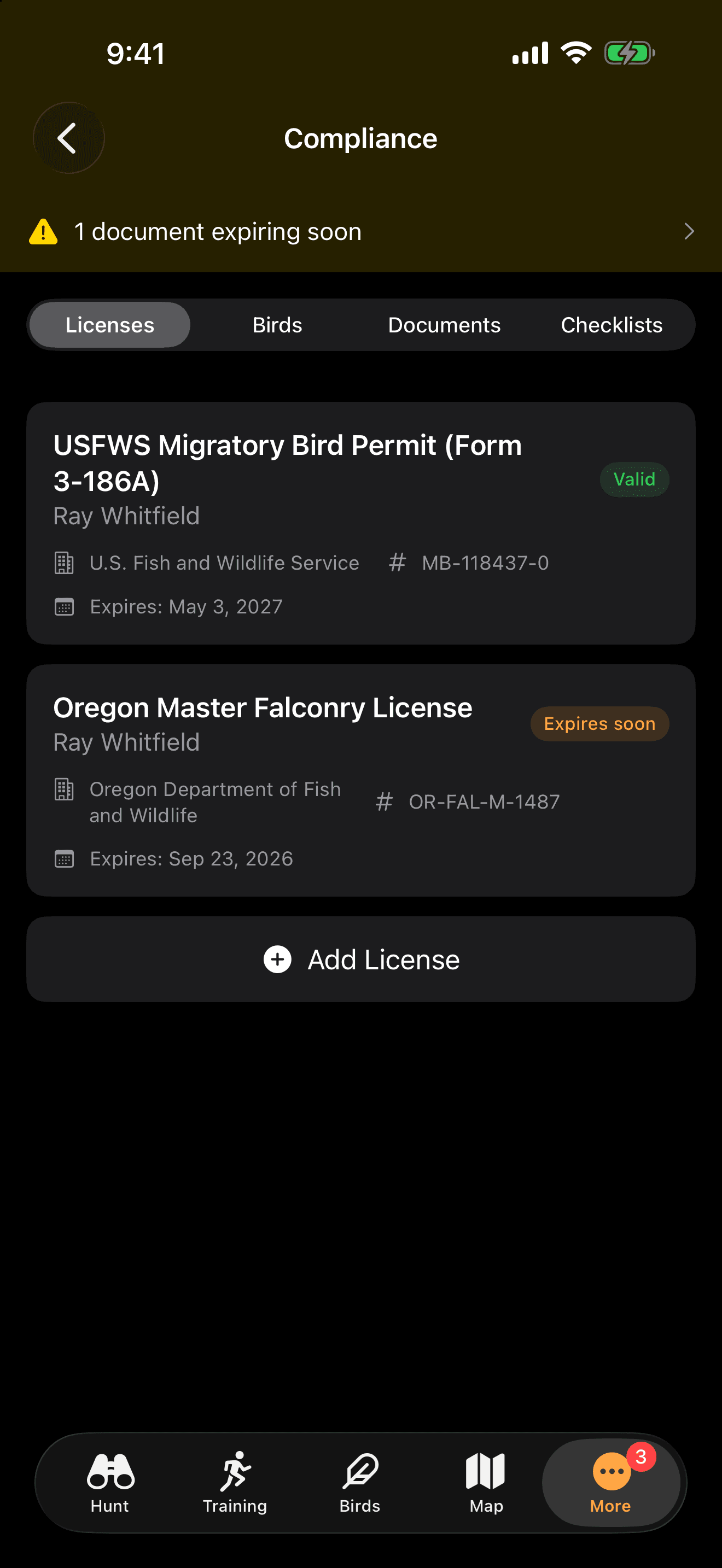 FalconryLab compliance licences tab with a federal permit and a state licence flagged as expiring soon